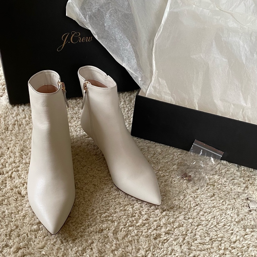 NIB J.Crew Off-White/Ivory Smooth Leather Kitten Heel Ankle Boots AE850 Size 5